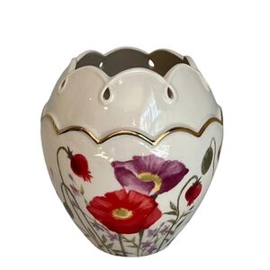 Lenox Scalloped Floral Vase with Gold Accents